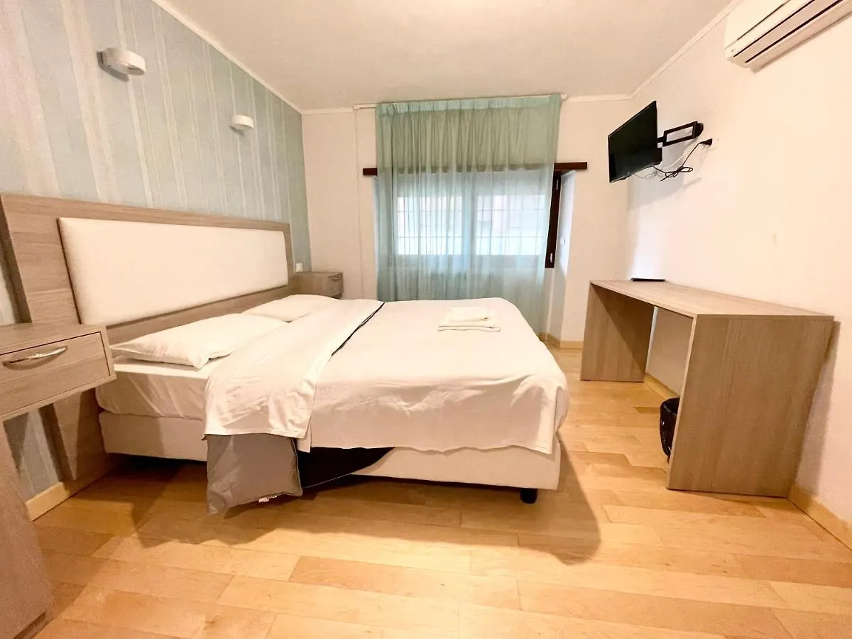 Luciano Laterani Guest House Roma